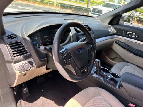 Used 2019 Ford Explorer FWD image 11