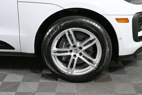Certified 2022 Porsche Macan image 40