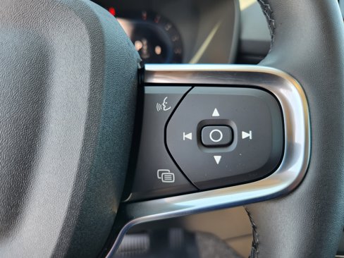 New 2025 Volvo XC40 B5 Core w/ Protection Package image 32