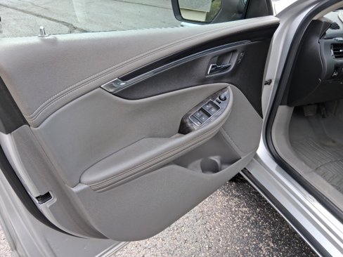 Used 2015 Chevrolet Impala LTZ image 9