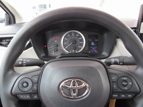Used 2022 Toyota Corolla LE image 16