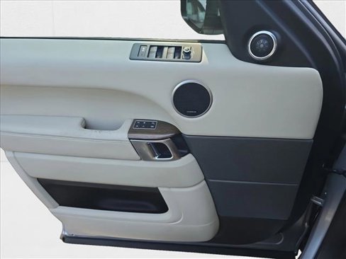 Used 2016 Land Rover Range Rover Sport HSE image 27