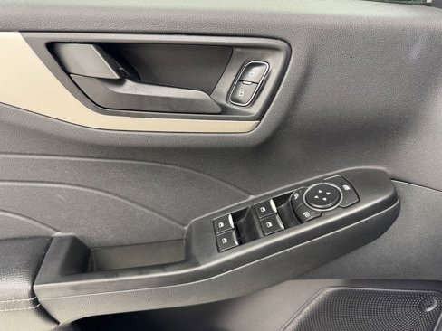 Used 2022 Ford Escape SE image 22