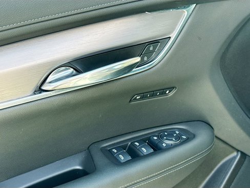 Used 2023 Cadillac XT6 Luxury w/ LPO, Floor Liner Package image 17