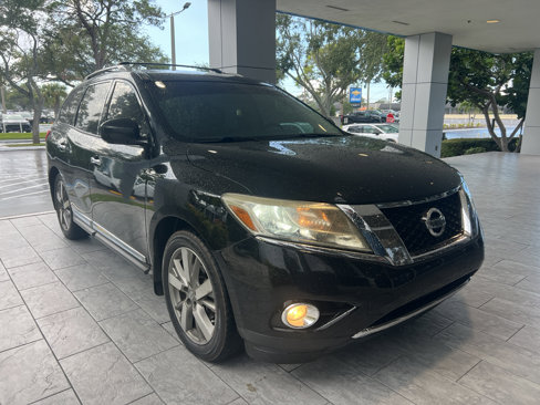 Used 2015 Nissan Pathfinder Platinum w/ Family Entertainment Package image 2