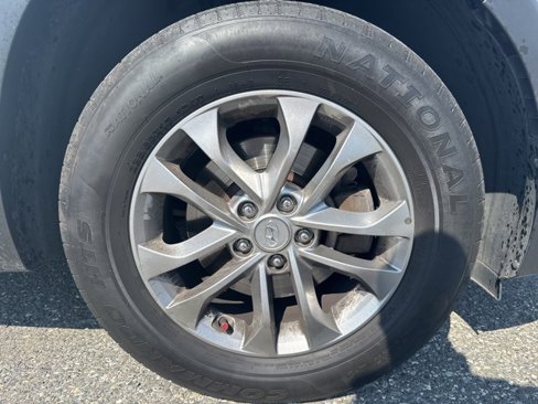 Used 2019 Hyundai Santa Fe SE image 8
