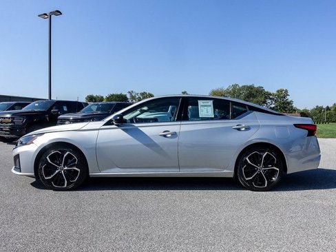 Used 2023 Nissan Altima 2.5 SR image 15