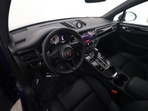 New 2025 Porsche Macan Turbo image 4