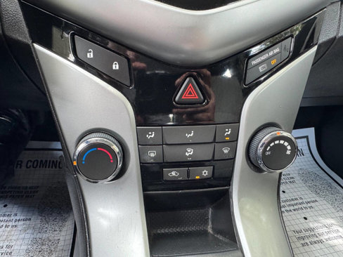 Used 2013 Chevrolet Cruze LS image 36