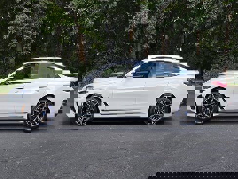 Used 2023 BMW i4 eDrive40 w/ M Sport Package image 3
