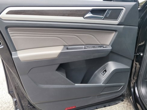 Used 2021 Volkswagen Atlas SE image 17
