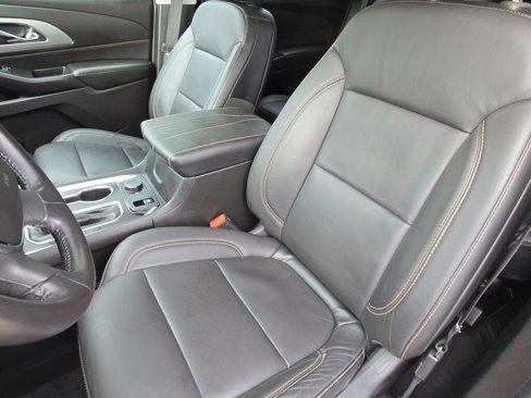 Used 2018 Chevrolet Traverse LT image 25