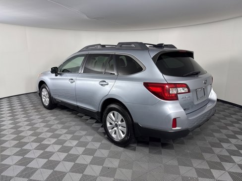 Used 2016 Subaru Outback 2.5i Premium image 3