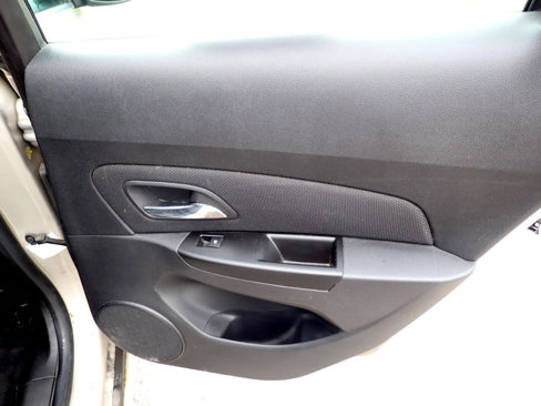 Used 2014 Chevrolet Cruze LT image 23