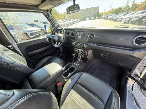 Used 2018 Jeep Wrangler Unlimited Sahara w/ Dual Top Group image 26