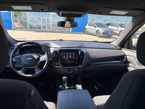 Used 2023 Chevrolet Traverse LT image 34