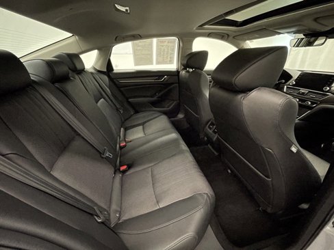 Used 2019 Honda Accord Touring image 5