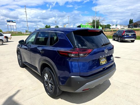 Used 2023 Nissan Rogue S image 3