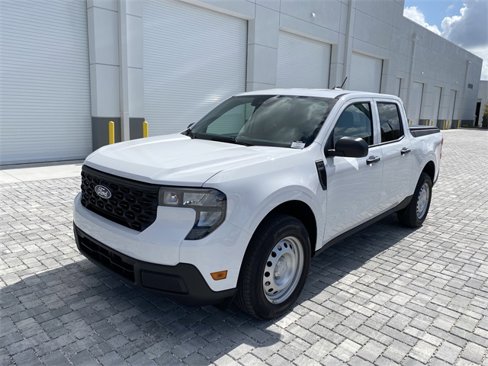 New 2025 Ford Maverick XL image 2
