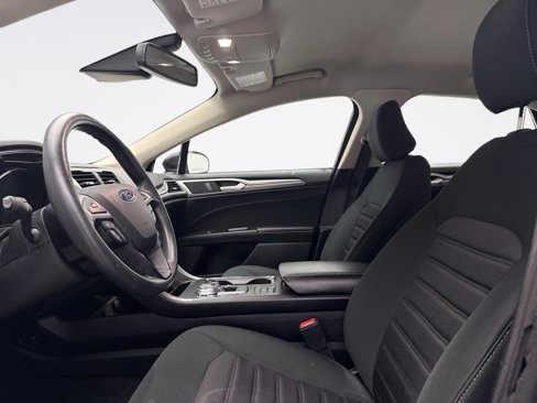 Used 2020 Ford Fusion SE image 8