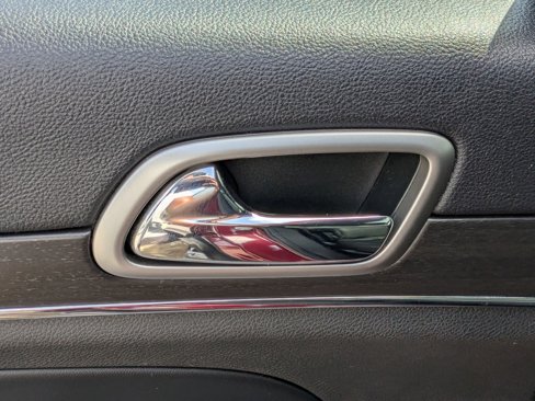 Used 2018 Jeep Grand Cherokee Limited w/ Luxury Group II image 29