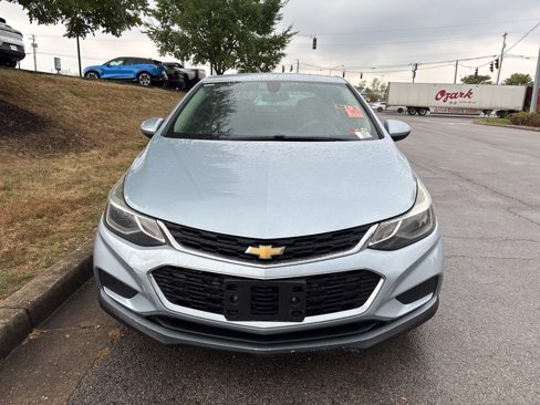 Used 2017 Chevrolet Cruze LT image 2