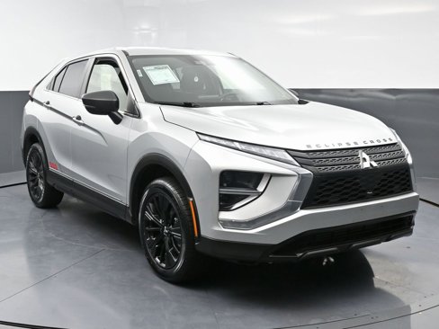 Used 2022 Mitsubishi Eclipse Cross LE image 3