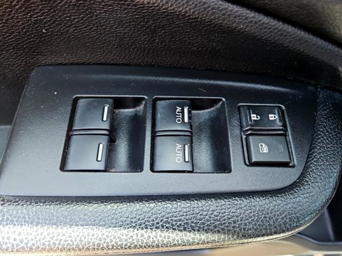 Used 2017 Honda Pilot Touring image 24