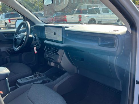 New 2025 Ford Maverick XL image 21