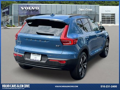 Certified 2023 Volvo XC40 B5 Plus w/ Protection Package Premier image 4