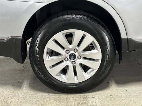 Used 2019 Subaru Outback 2.5i Premium image 12