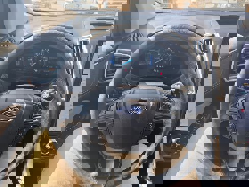 Used 2024 Ford Edge SE image 19