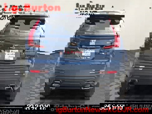 Used 2022 Cadillac XT4 Luxury w/ Cold Weather Package image 5