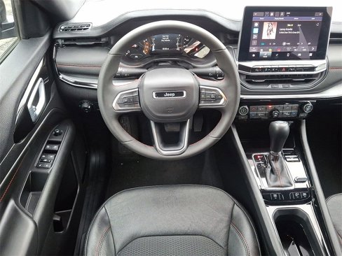 Used 2023 Jeep Compass Trailhawk image 20