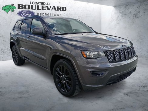 Used 2020 Jeep Grand Cherokee Altitude image 6
