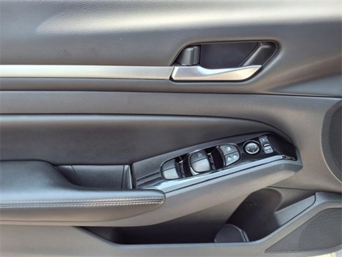 Used 2023 Nissan Altima 2.5 SV image 10