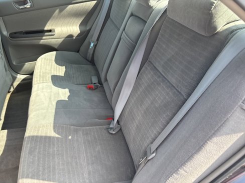 Used 2005 Toyota Camry LE image 12
