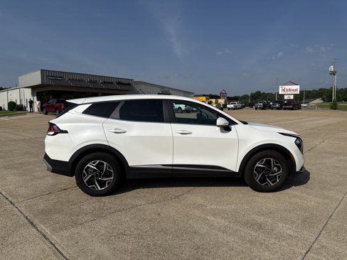 Used 2023 Kia Sportage LX image 8