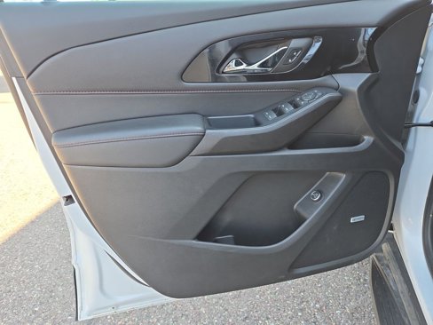 Used 2022 Chevrolet Traverse RS image 12