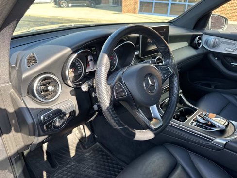 Certified 2019 Mercedes-Benz GLC 350e 4MATIC image 19