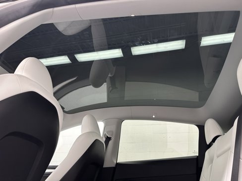 Used 2023 Tesla Model Y Long Range image 37
