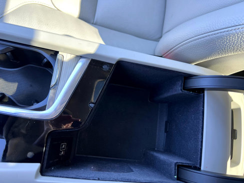 Used 2020 Volvo XC60 T5 Momentum image 30