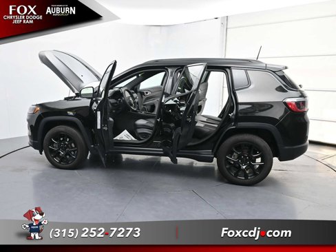 Used 2023 Jeep Compass Latitude w/ Convenience Group image 35