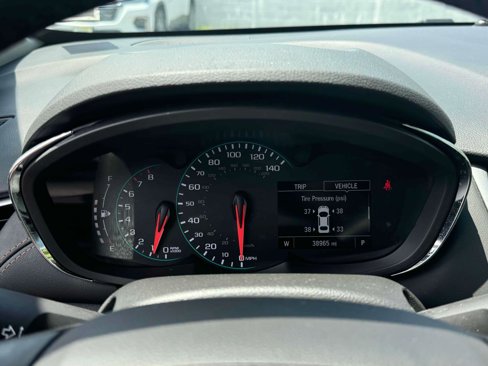Used 2022 Chevrolet Trax LT w/ LT Convenience Package image 24
