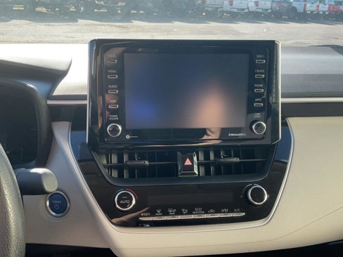 Used 2021 Toyota Corolla LE image 13