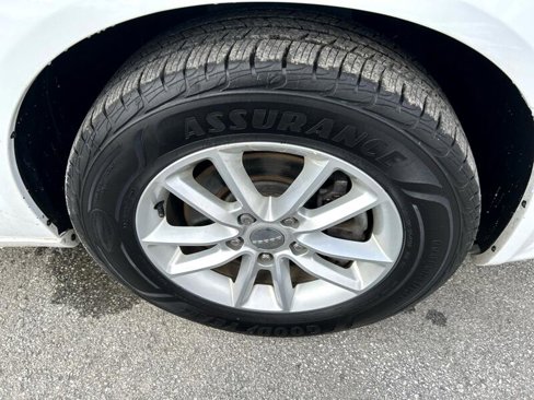 Used 2019 Dodge Grand Caravan SXT image 16