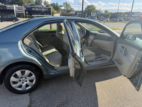 Used 2010 Toyota Camry LE image 19
