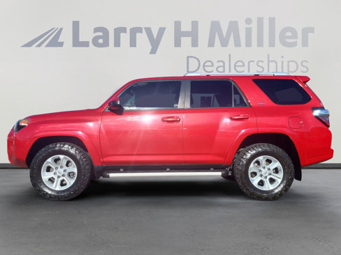 Used 2016 Toyota 4Runner SR5 image 2