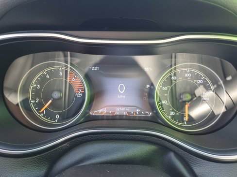 Used 2023 Jeep Cherokee Trailhawk image 12