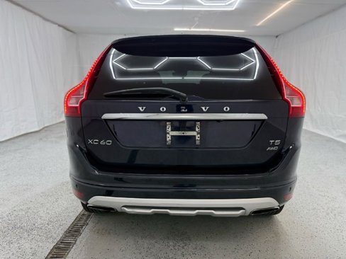 Used 2017 Volvo XC60 T5 Dynamic w/ Preferred Option Package image 4